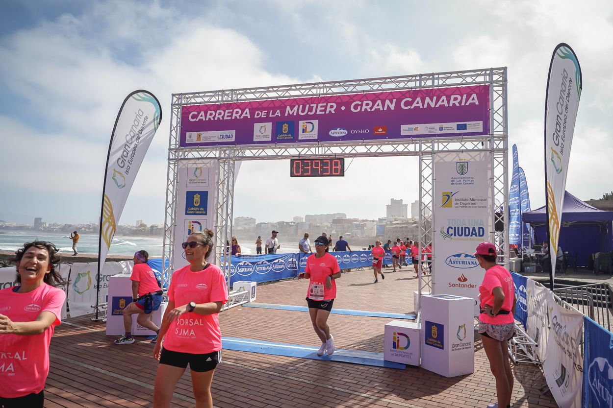 Las fotos de meta de la Carrera de la Mujer de Gran Canaria 11 38 49 15701 O