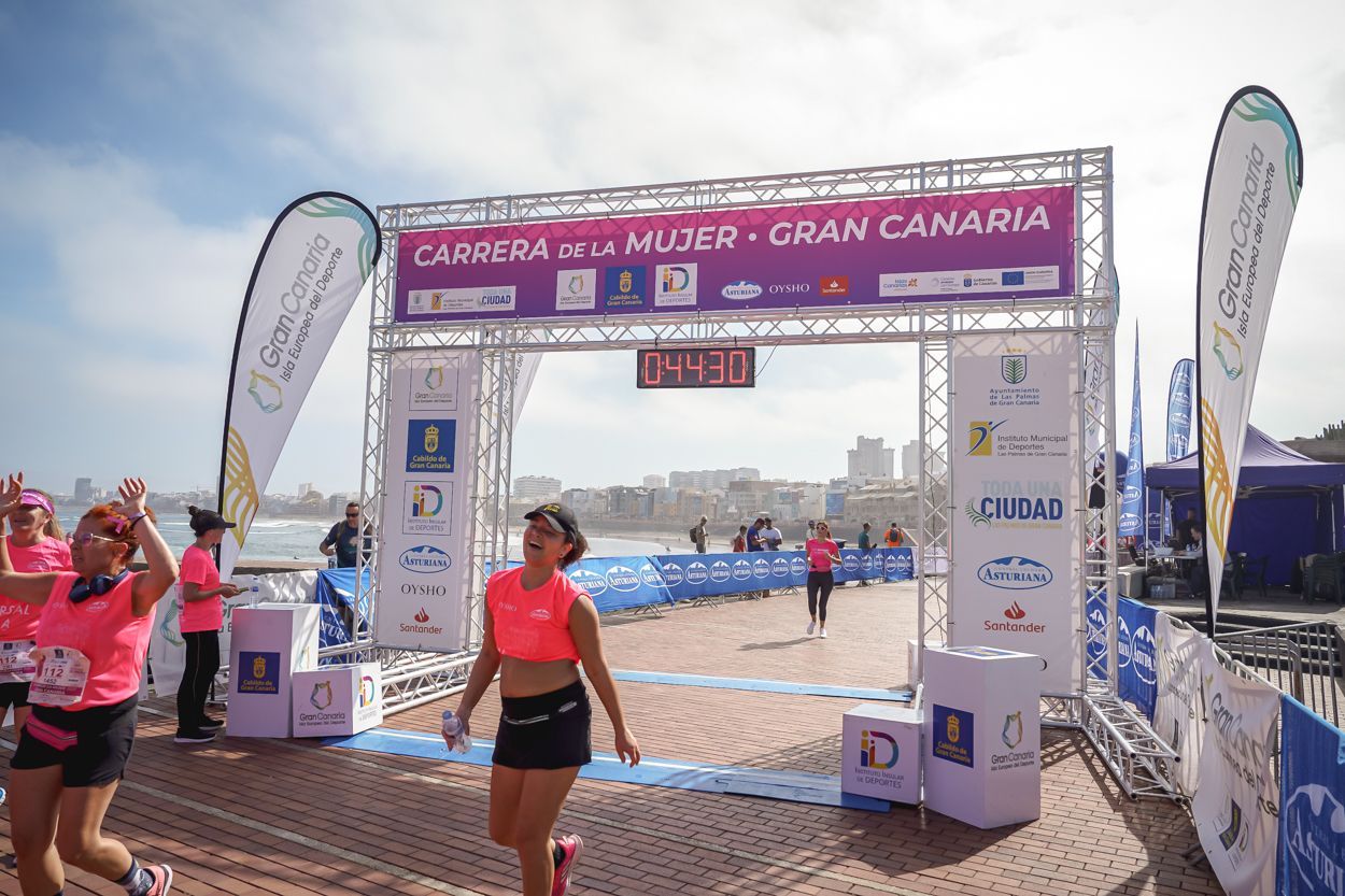 Las fotos de meta de la Carrera de la Mujer de Gran Canaria 11 43 41 15701 O