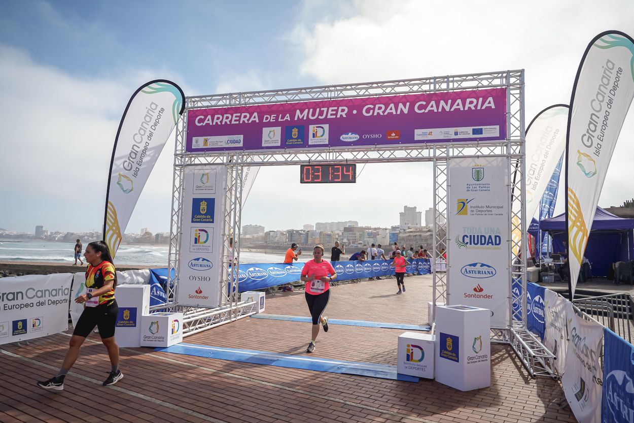 Las fotos de meta de la Carrera de la Mujer de Gran Canaria11 30 45 15701 O