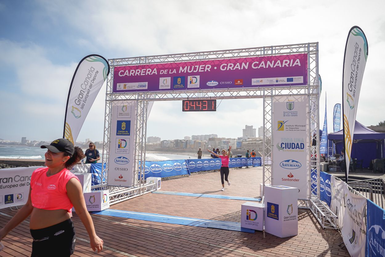 Las fotos de meta de la Carrera de la Mujer de Gran Canaria 11 43 42 15701 O