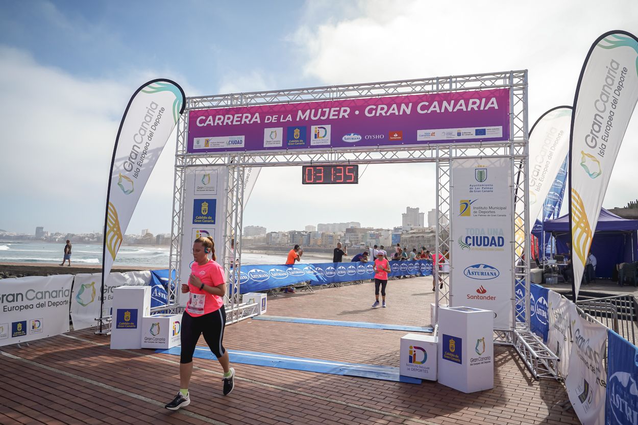 Las fotos de meta de la Carrera de la Mujer de Gran Canaria11 30 46 15701 O