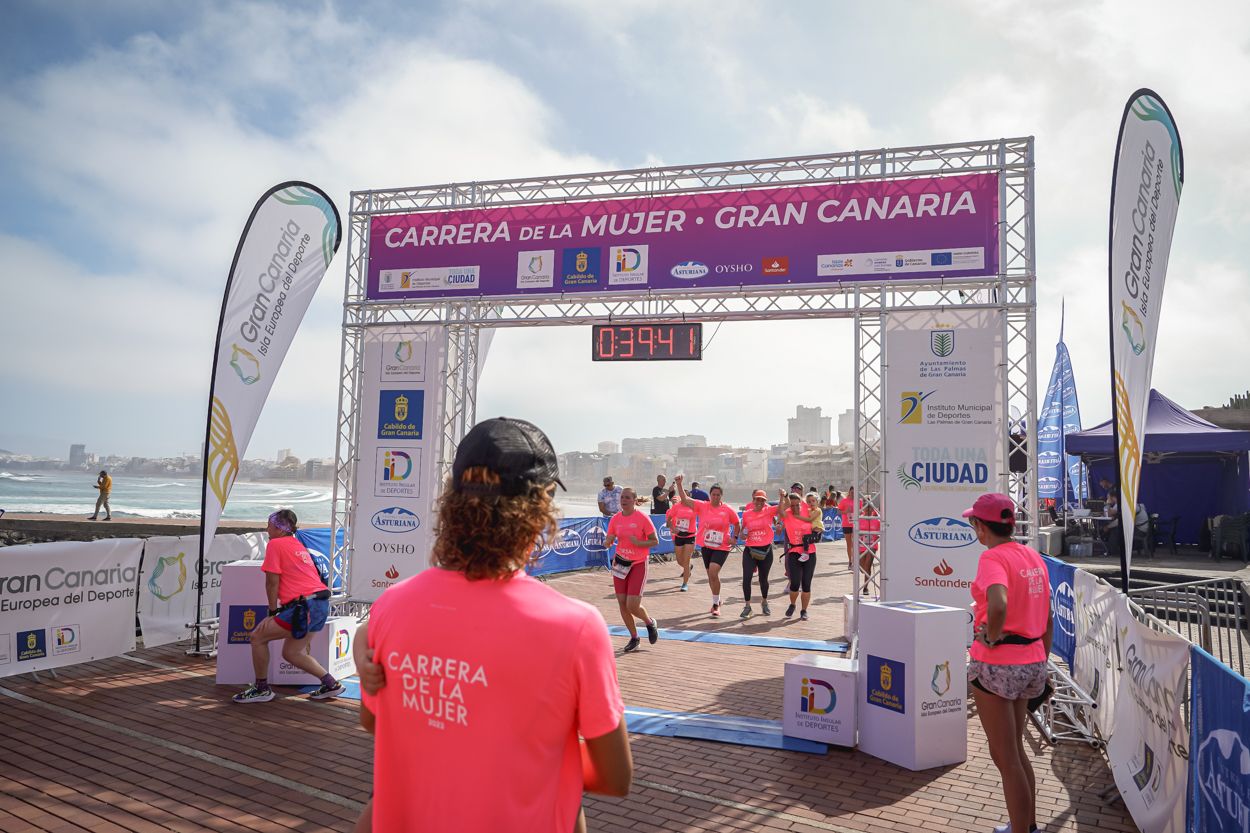 Las fotos de meta de la Carrera de la Mujer de Gran Canaria 11 38 52 15701 O