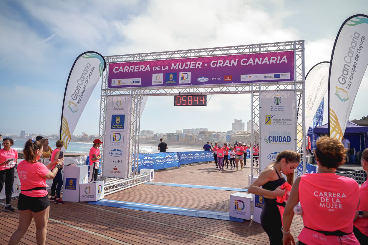 Las fotos de meta de la Carrera de la Mujer de Gran Canaria 11 57 55 15701 O