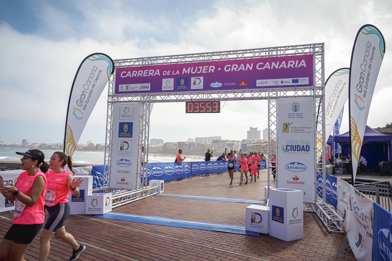 Las fotos de meta de la Carrera de la Mujer de Gran Canaria 11 35 04 15701 O