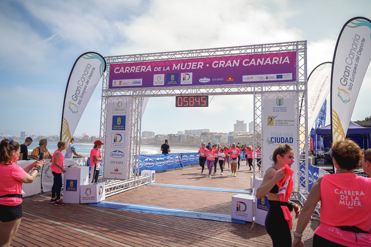 Las fotos de meta de la Carrera de la Mujer de Gran Canaria 11 57 56 15701 O