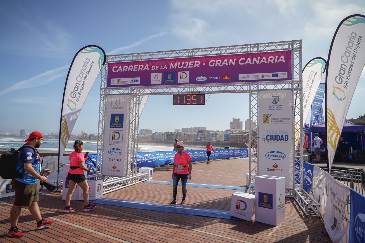 Las fotos de meta de la Carrera de la Mujer de Gran Canaria 12 13 02 15701 O