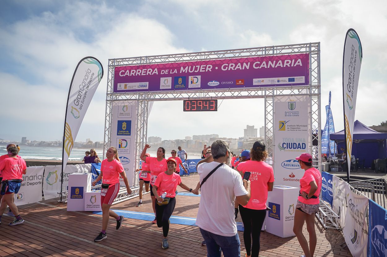 Las fotos de meta de la Carrera de la Mujer de Gran Canaria 11 38 54 15701 O