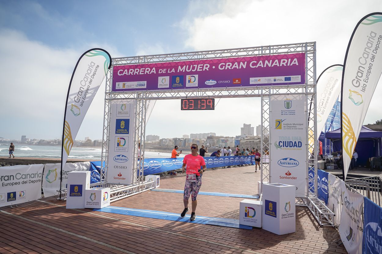 Las fotos de meta de la Carrera de la Mujer de Gran Canaria11 30 50 15701 O