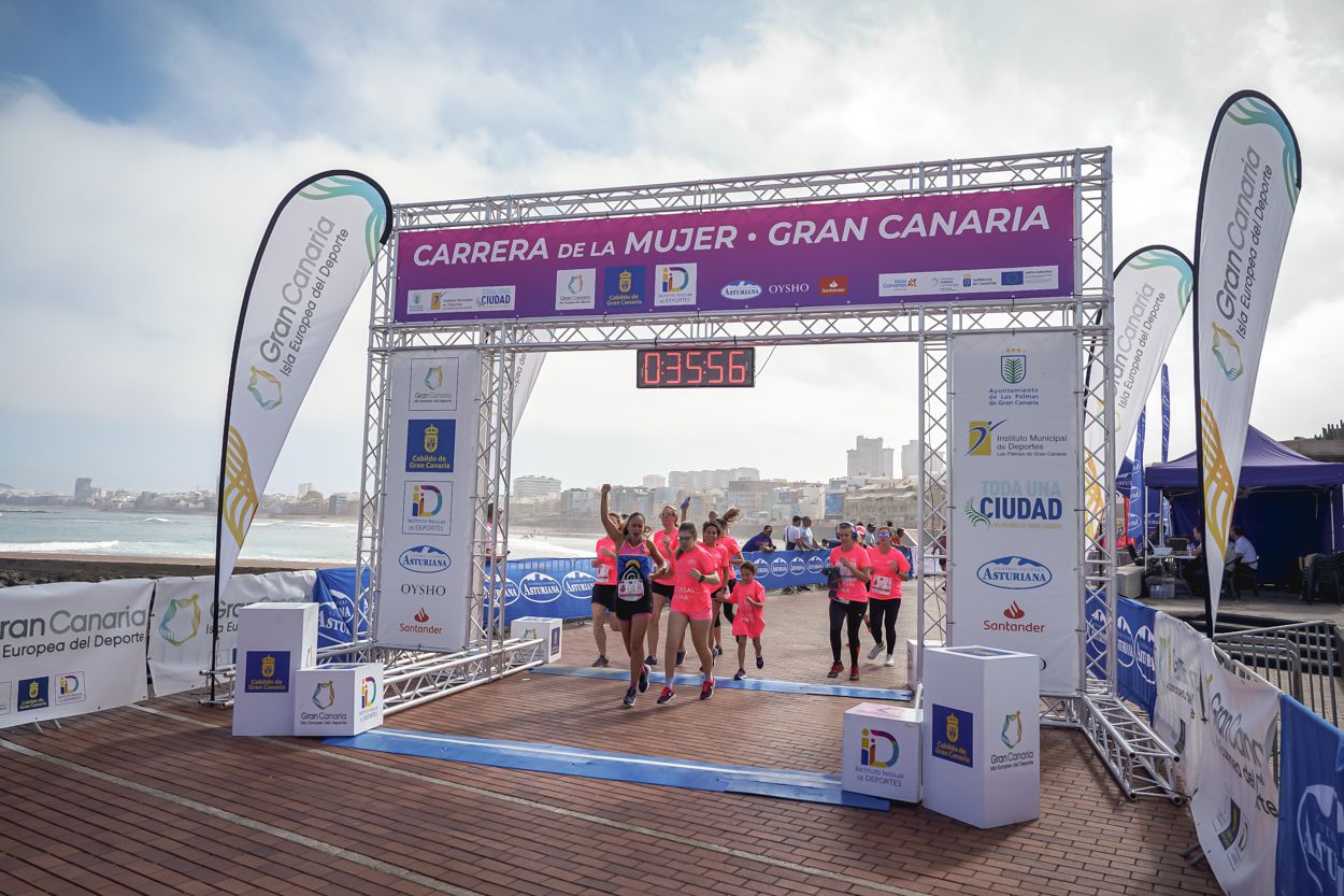 Las fotos de meta de la Carrera de la Mujer de Gran Canaria 11 35 07 15701 O