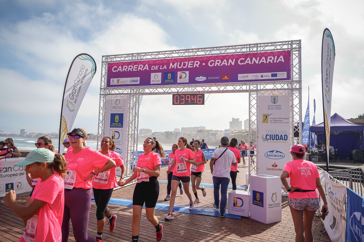 Las fotos de meta de la Carrera de la Mujer de Gran Canaria 11 38 57 15701 O