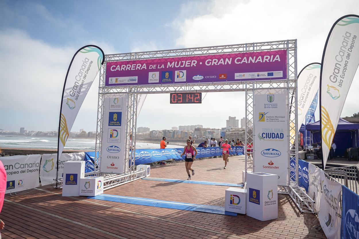 Las fotos de meta de la Carrera de la Mujer de Gran Canaria11 30 53 15701 O