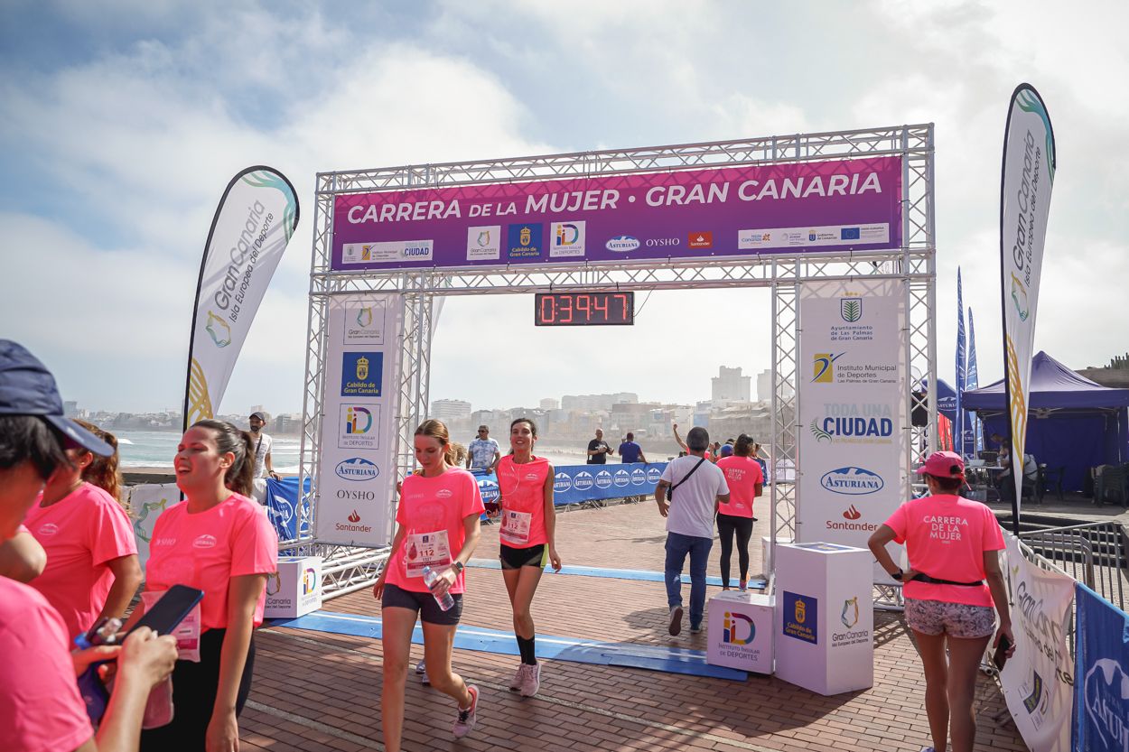 Las fotos de meta de la Carrera de la Mujer de Gran Canaria 11 38 58 15701 O