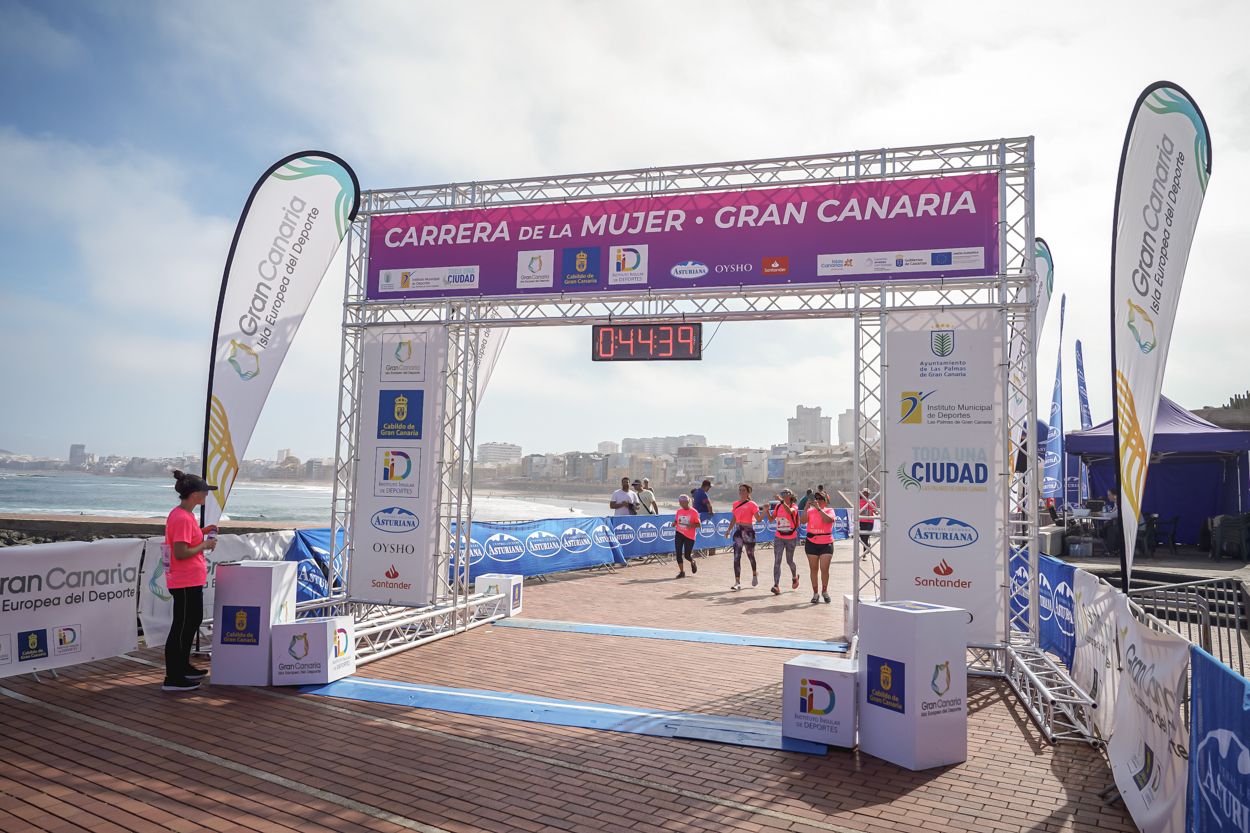 Las fotos de meta de la Carrera de la Mujer de Gran Canaria 11 43 50 15701 O
