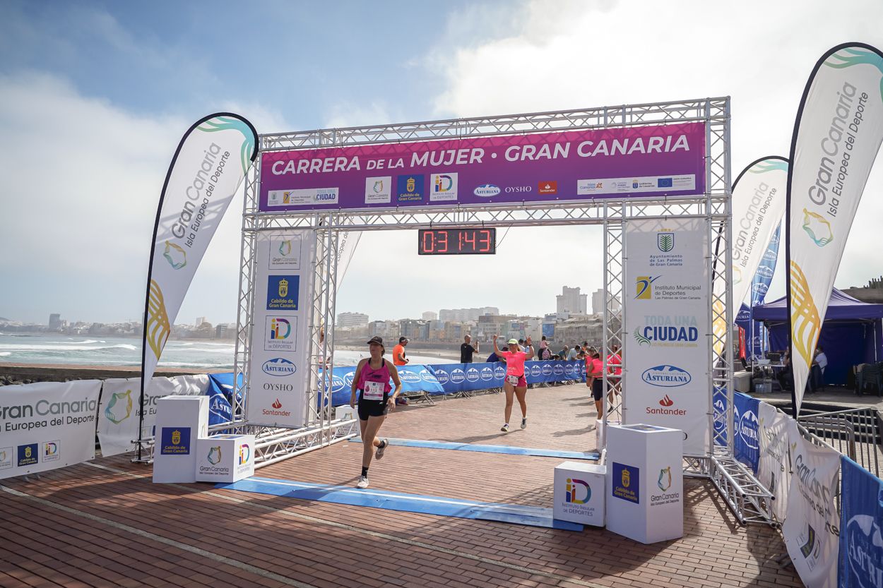 Las fotos de meta de la Carrera de la Mujer de Gran Canaria11 30 54 15701 O