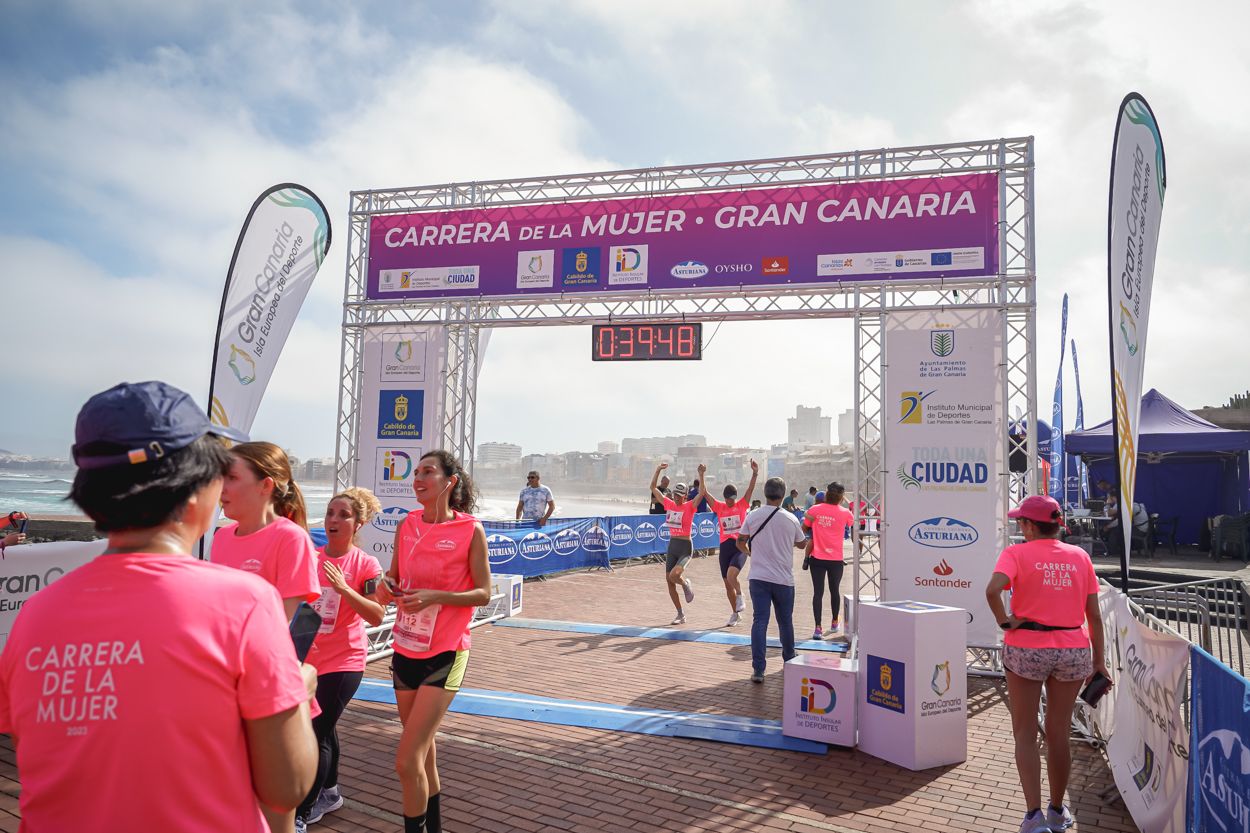 Las fotos de meta de la Carrera de la Mujer de Gran Canaria 11 38 59 15701 O