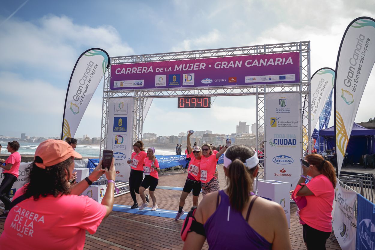 Las fotos de meta de la Carrera de la Mujer de Gran Canaria 11 48 51 15701 O