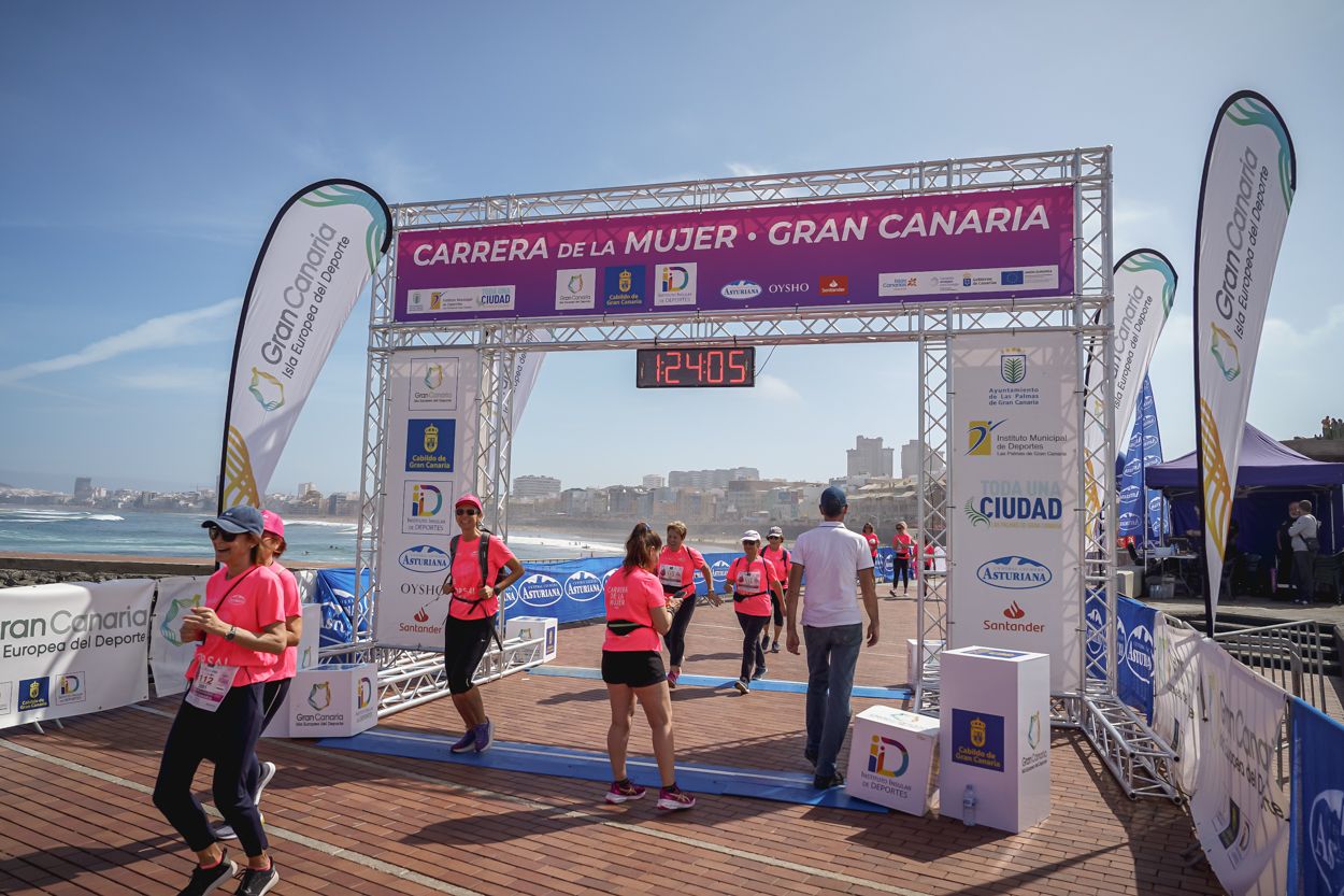 Las fotos de meta de la Carrera de la Mujer de Gran Canaria 12 23 16 15701 O