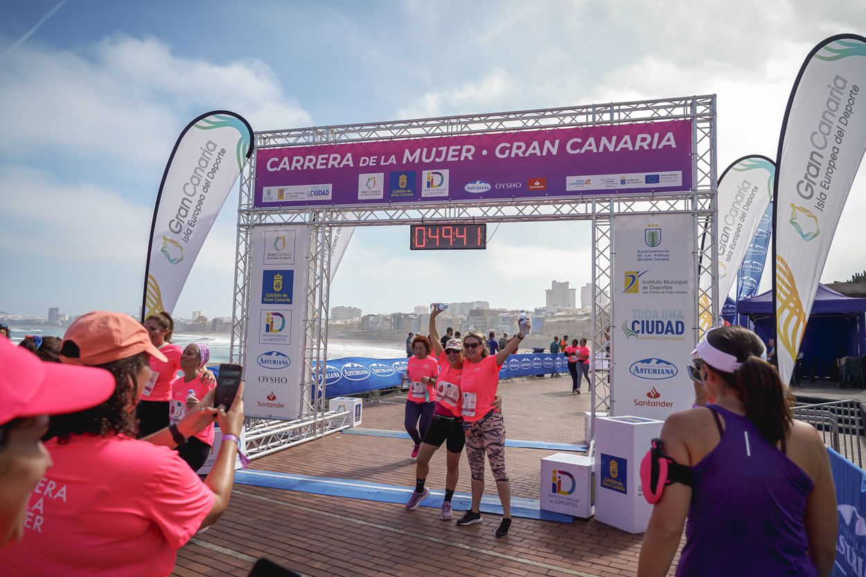 Las fotos de meta de la Carrera de la Mujer de Gran Canaria 11 48 52 15701 O