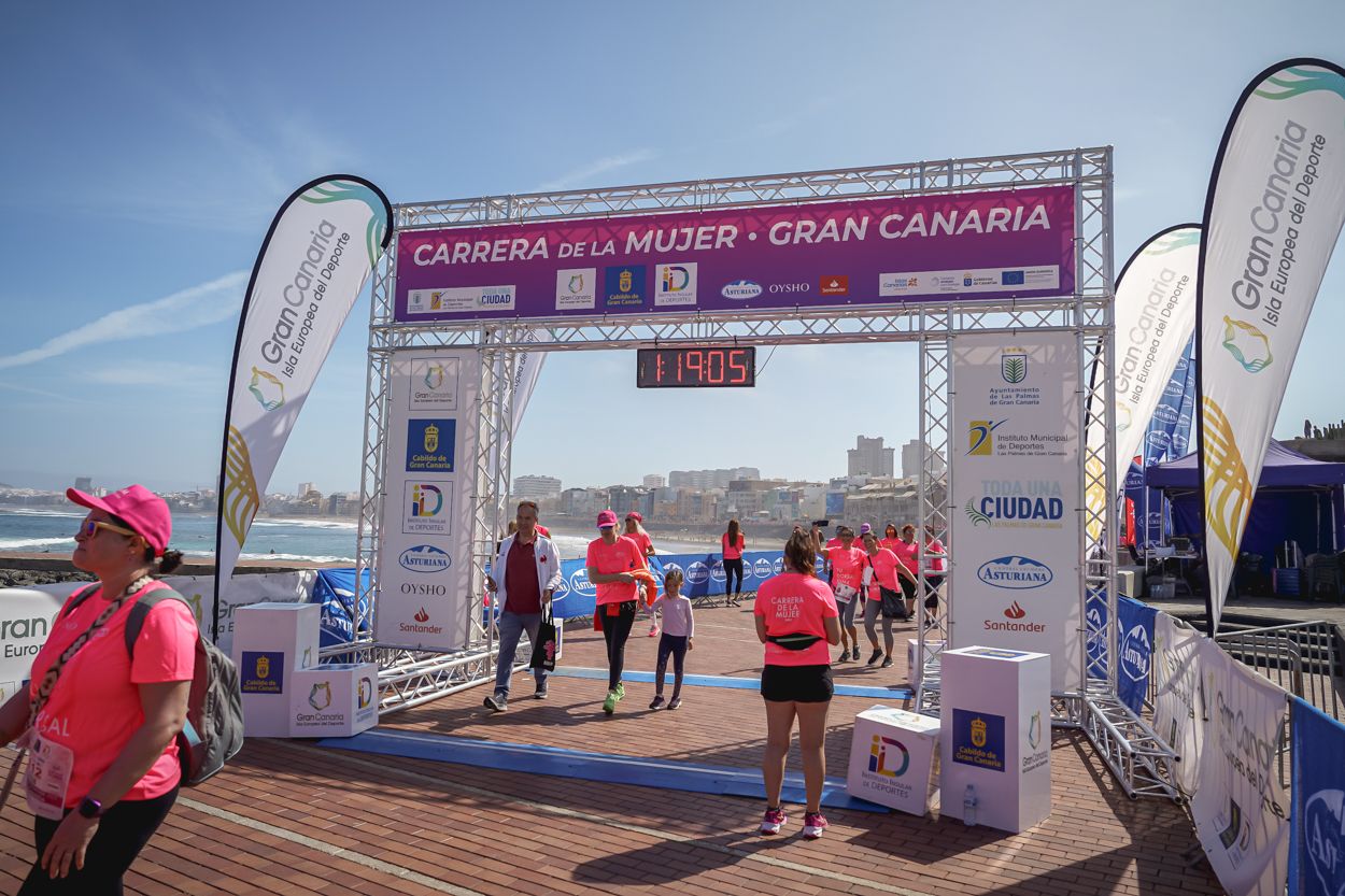 Las fotos de meta de la Carrera de la Mujer de Gran Canaria 12 18 16 15701 O