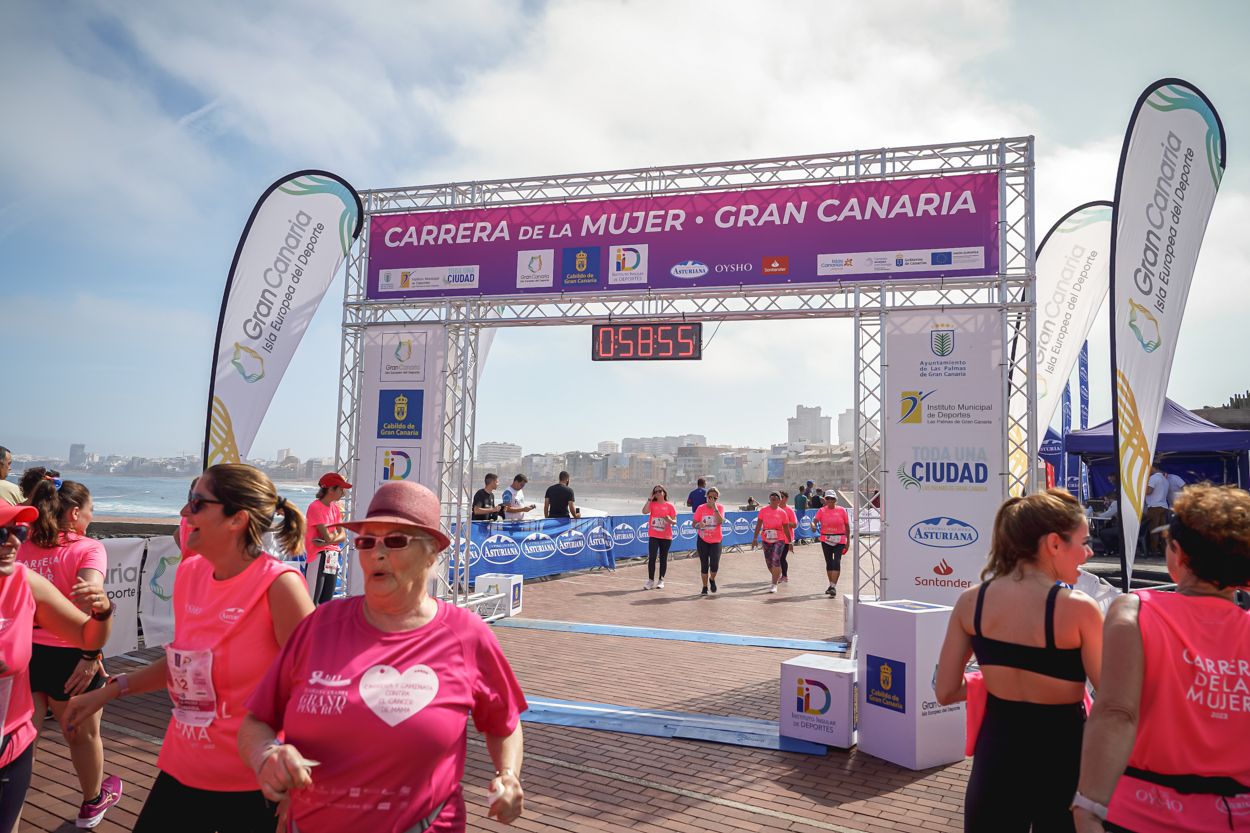 Las fotos de meta de la Carrera de la Mujer de Gran Canaria 11 58 06 15701 O
