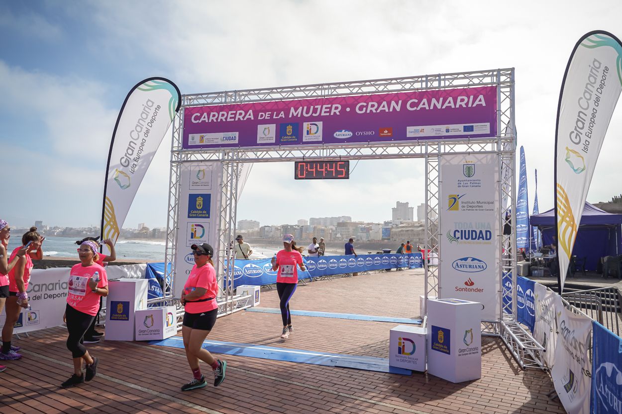Las fotos de meta de la Carrera de la Mujer de Gran Canaria 11 43 56 15701 O