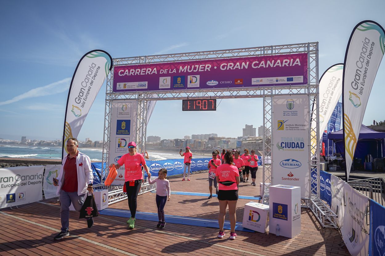 Las fotos de meta de la Carrera de la Mujer de Gran Canaria 12 18 18 15701 O