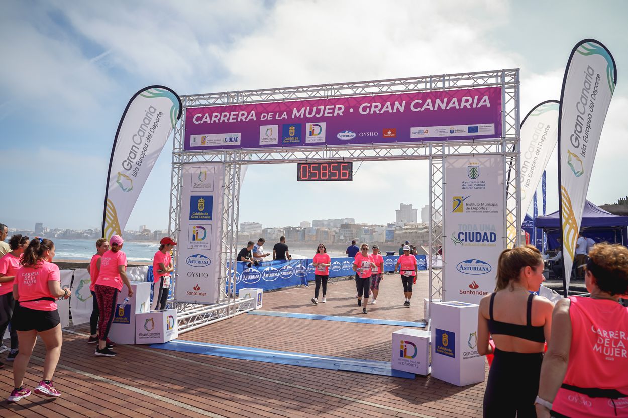 Las fotos de meta de la Carrera de la Mujer de Gran Canaria 11 58 07 15701 O