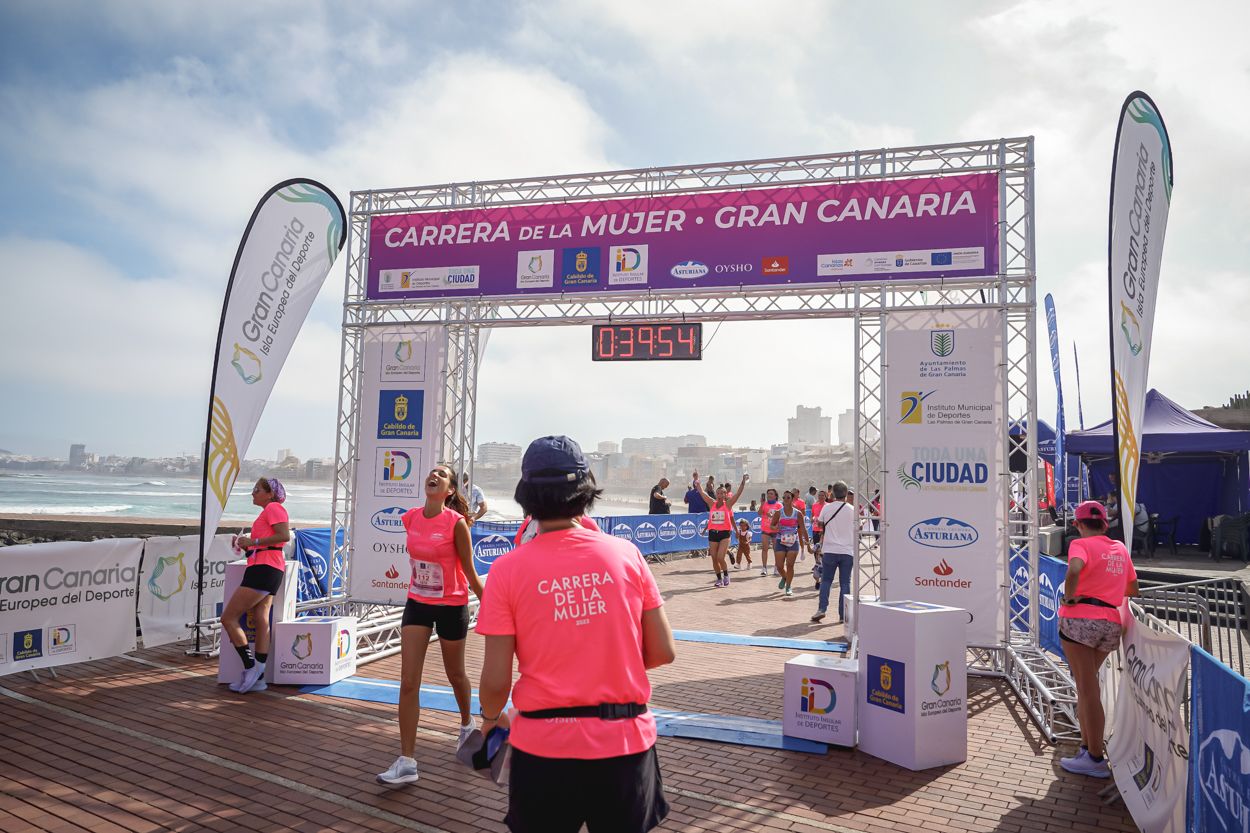Las fotos de meta de la Carrera de la Mujer de Gran Canaria 11 39 05 15701 O
