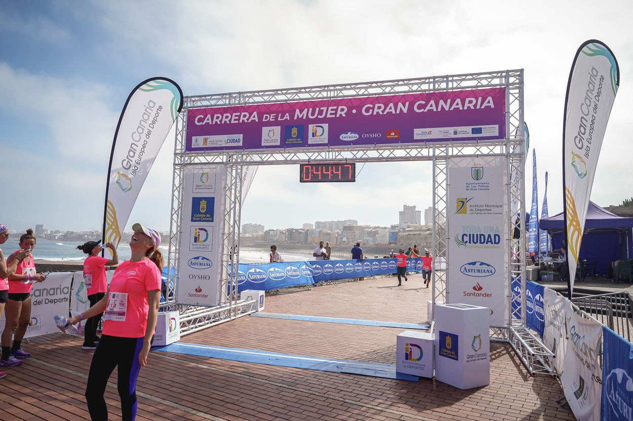 Las fotos de meta de la Carrera de la Mujer de Gran Canaria 11 43 58 15701 O