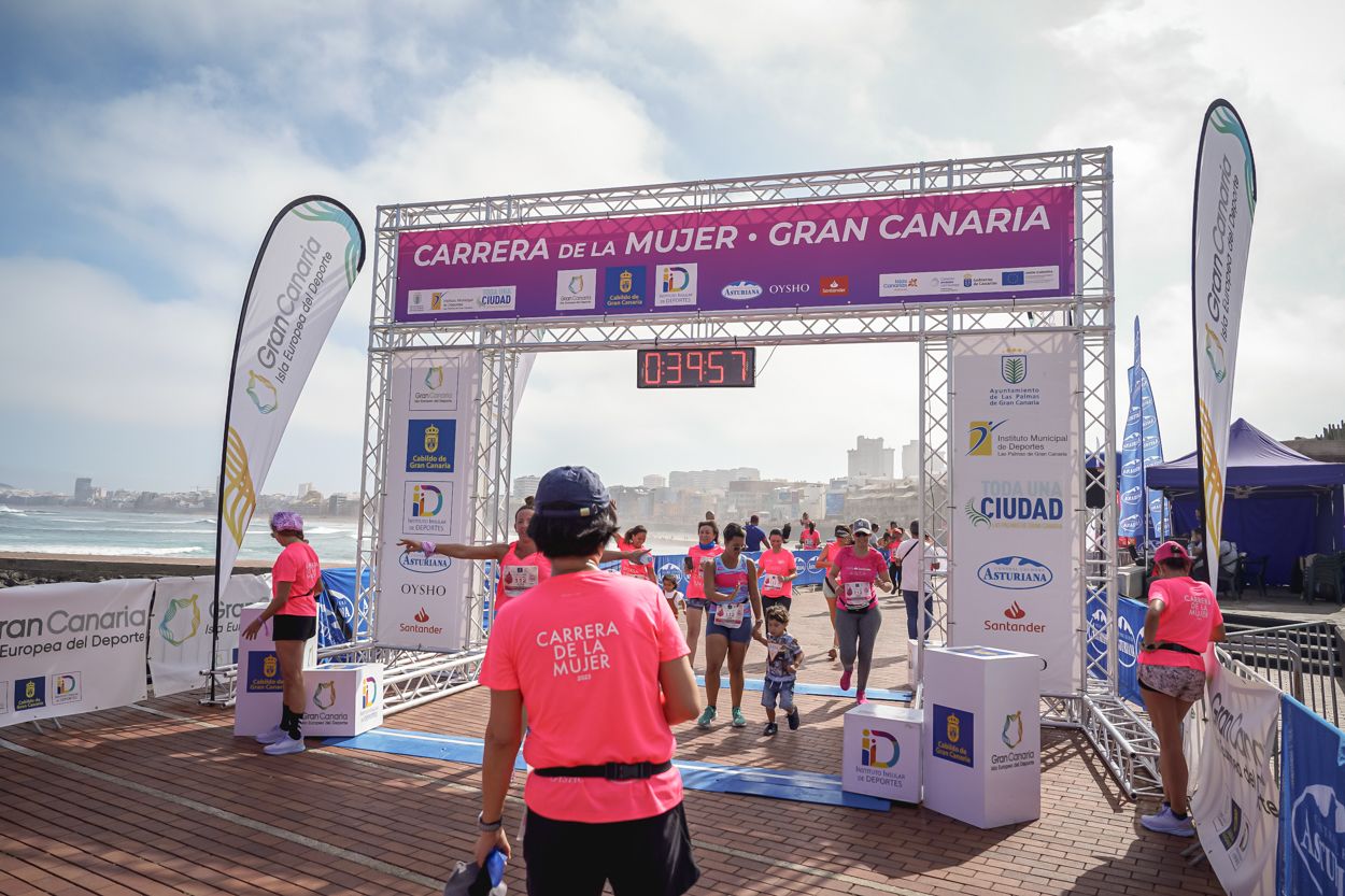 Las fotos de meta de la Carrera de la Mujer de Gran Canaria 11 39 08 15701 O