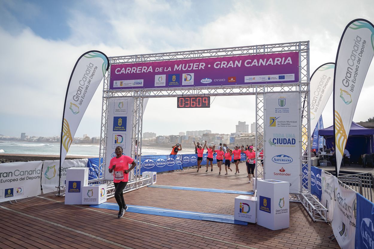 Las fotos de meta de la Carrera de la Mujer de Gran Canaria 11 35 20 15701 O