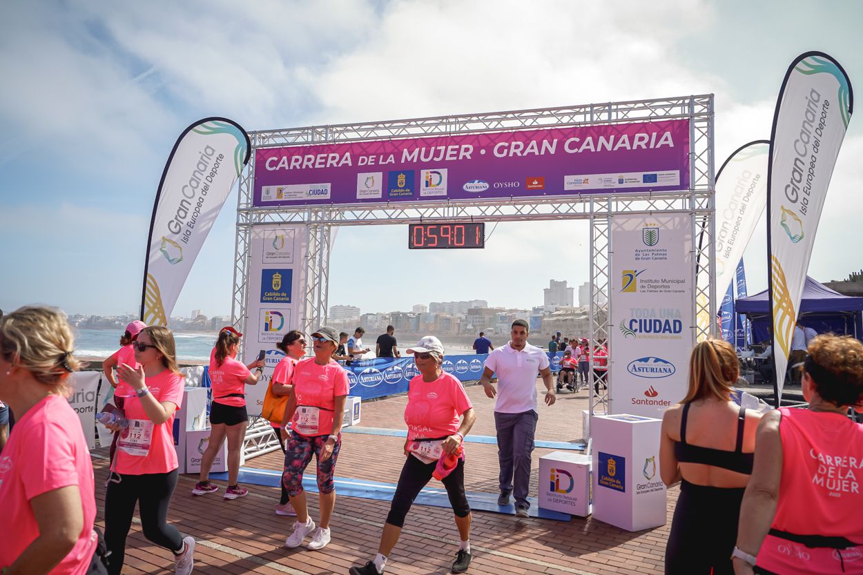 Las fotos de meta de la Carrera de la Mujer de Gran Canaria 11 58 12 15701 O