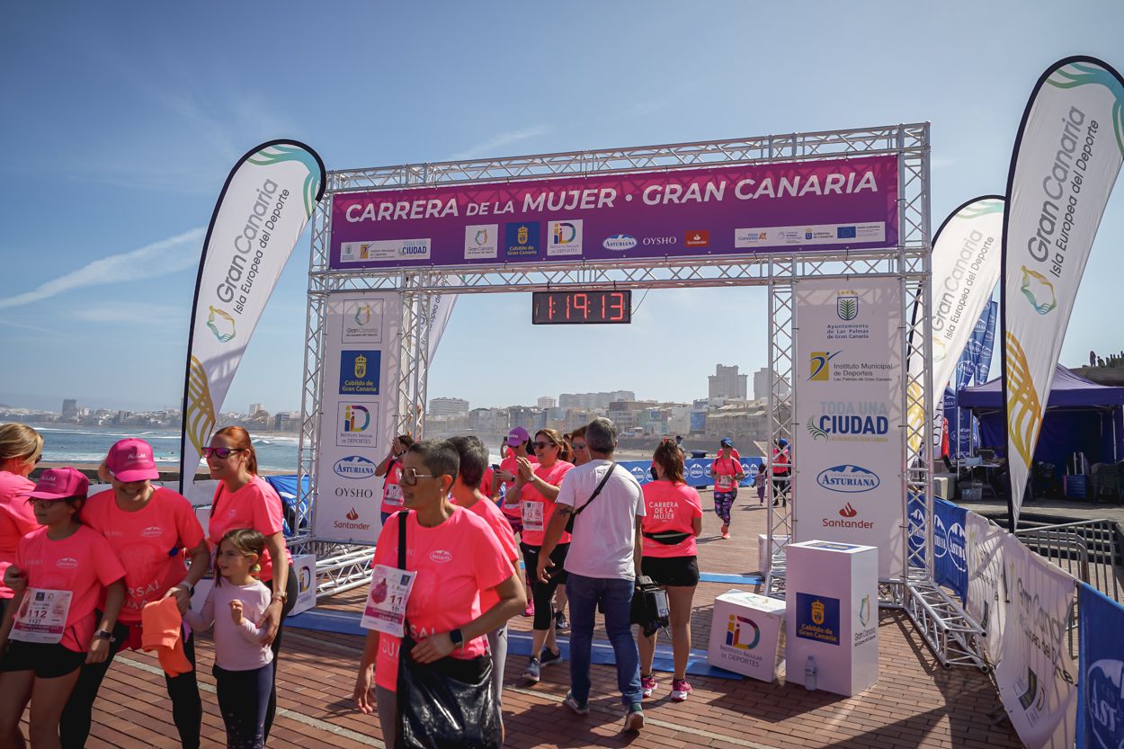 Las fotos de meta de la Carrera de la Mujer de Gran Canaria 12 18 24 15701 O