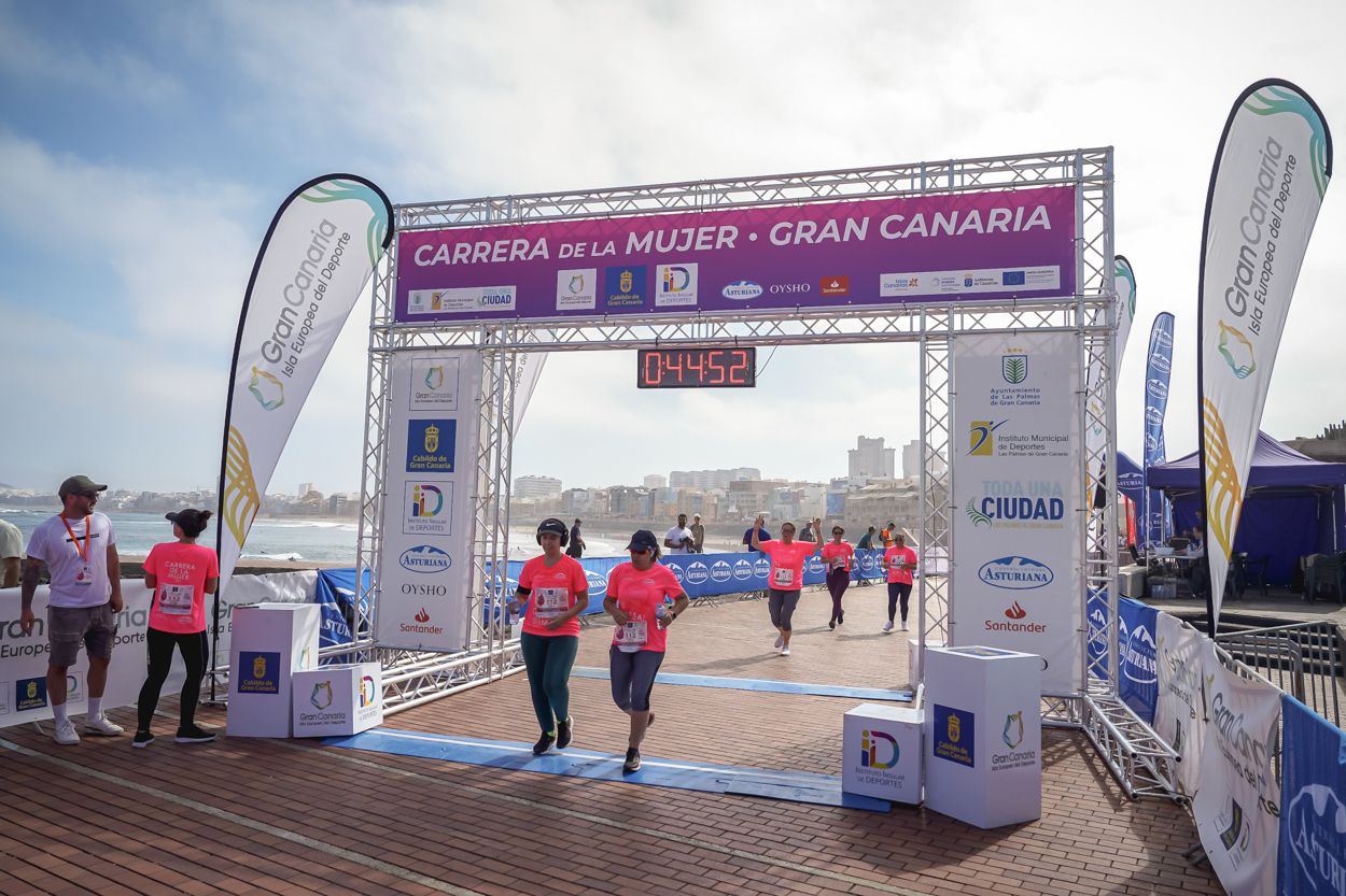 Las fotos de meta de la Carrera de la Mujer de Gran Canaria 11 44 03 15701 O
