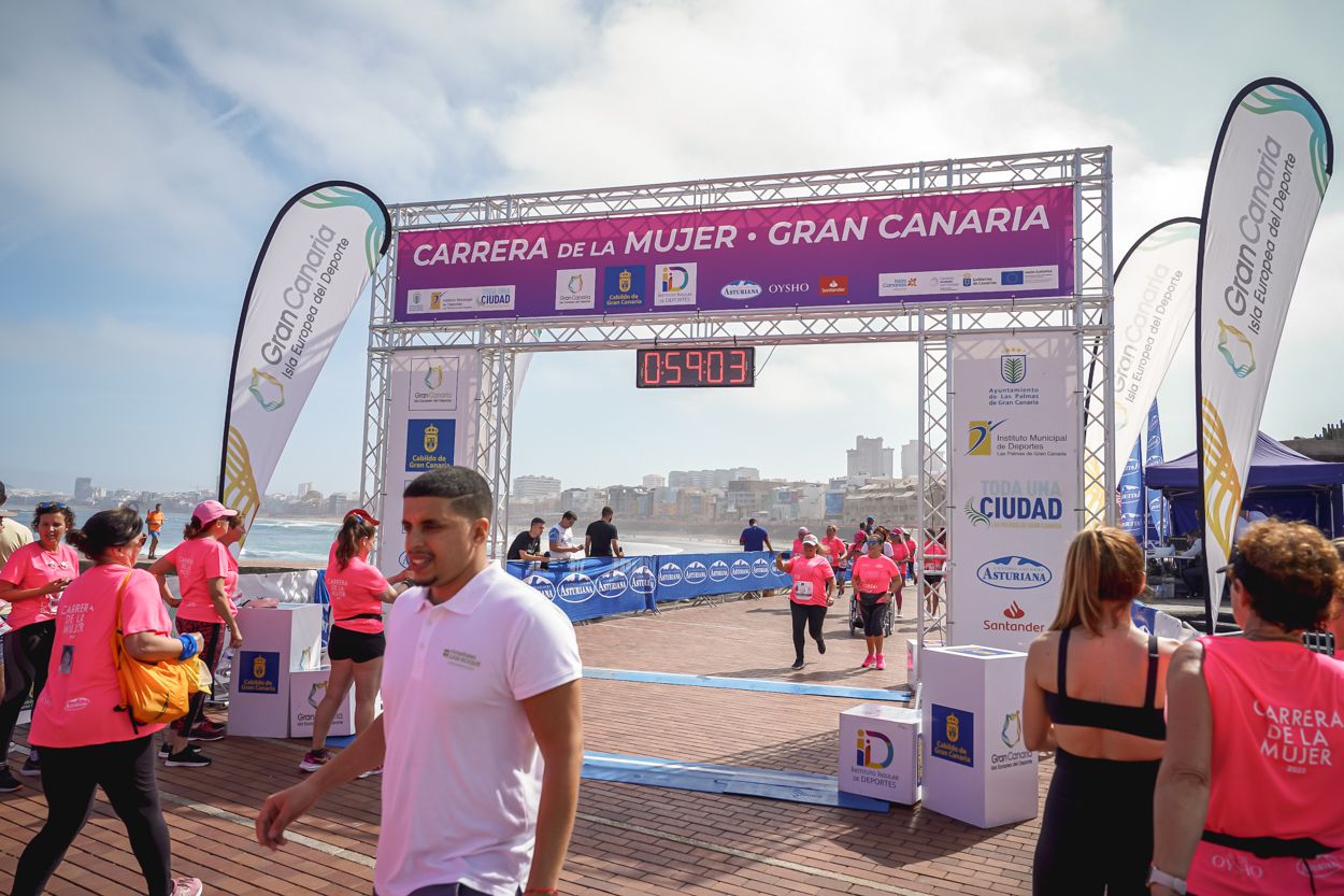 Las fotos de meta de la Carrera de la Mujer de Gran Canaria 11 58 14 15701 O