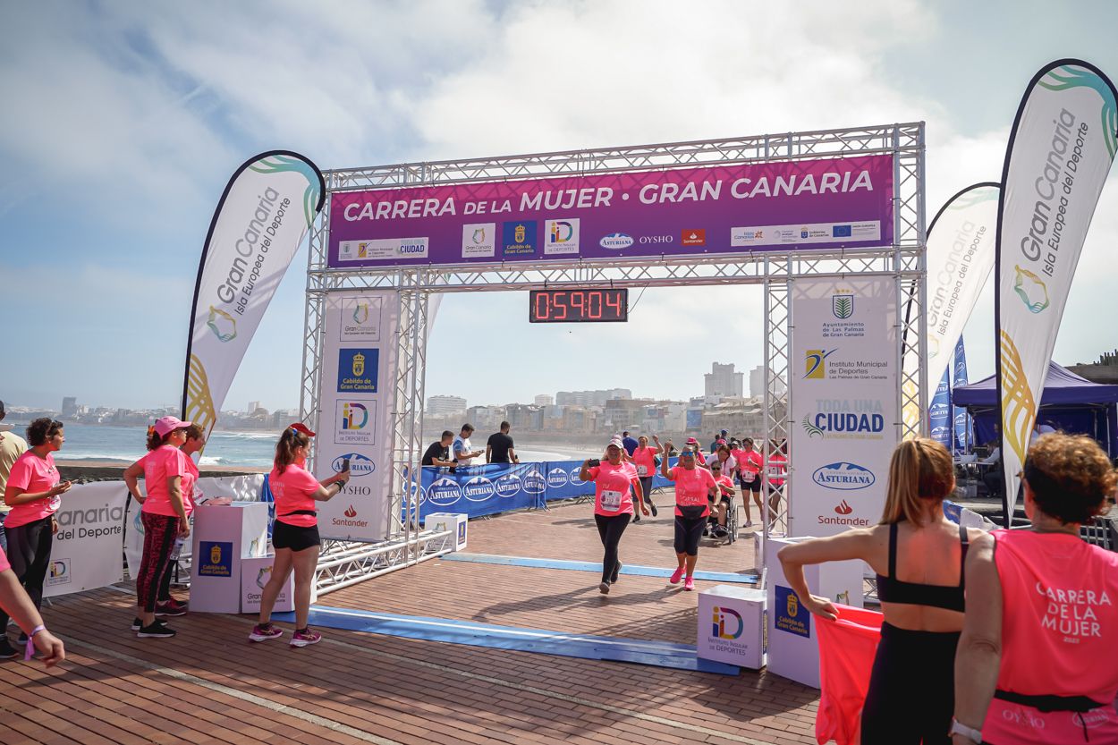 Las fotos de meta de la Carrera de la Mujer de Gran Canaria 11 58 15 15701 O