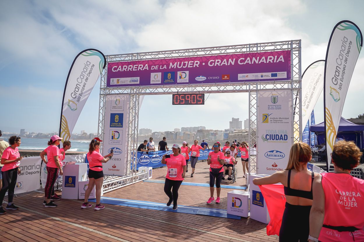 Las fotos de meta de la Carrera de la Mujer de Gran Canaria 11 58 16 15701 O