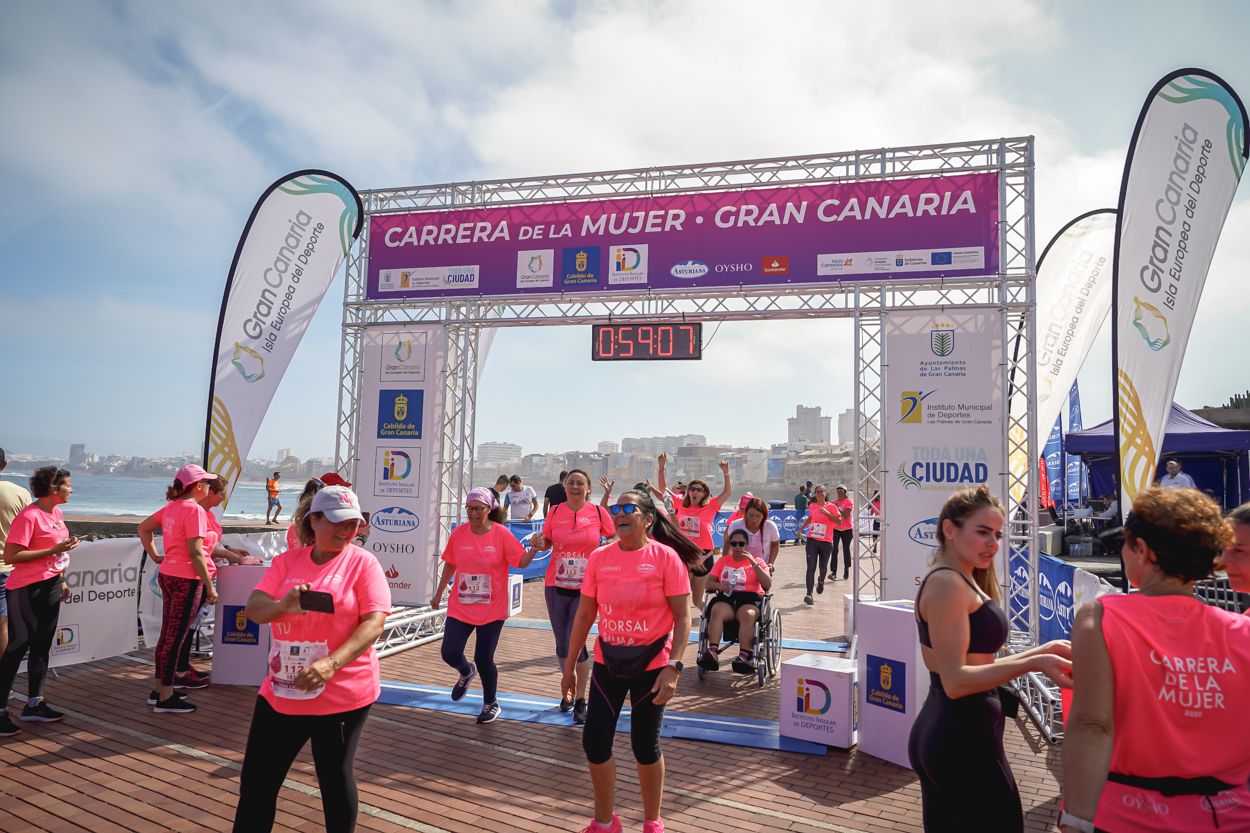 Las fotos de meta de la Carrera de la Mujer de Gran Canaria 11 58 18 15701 O