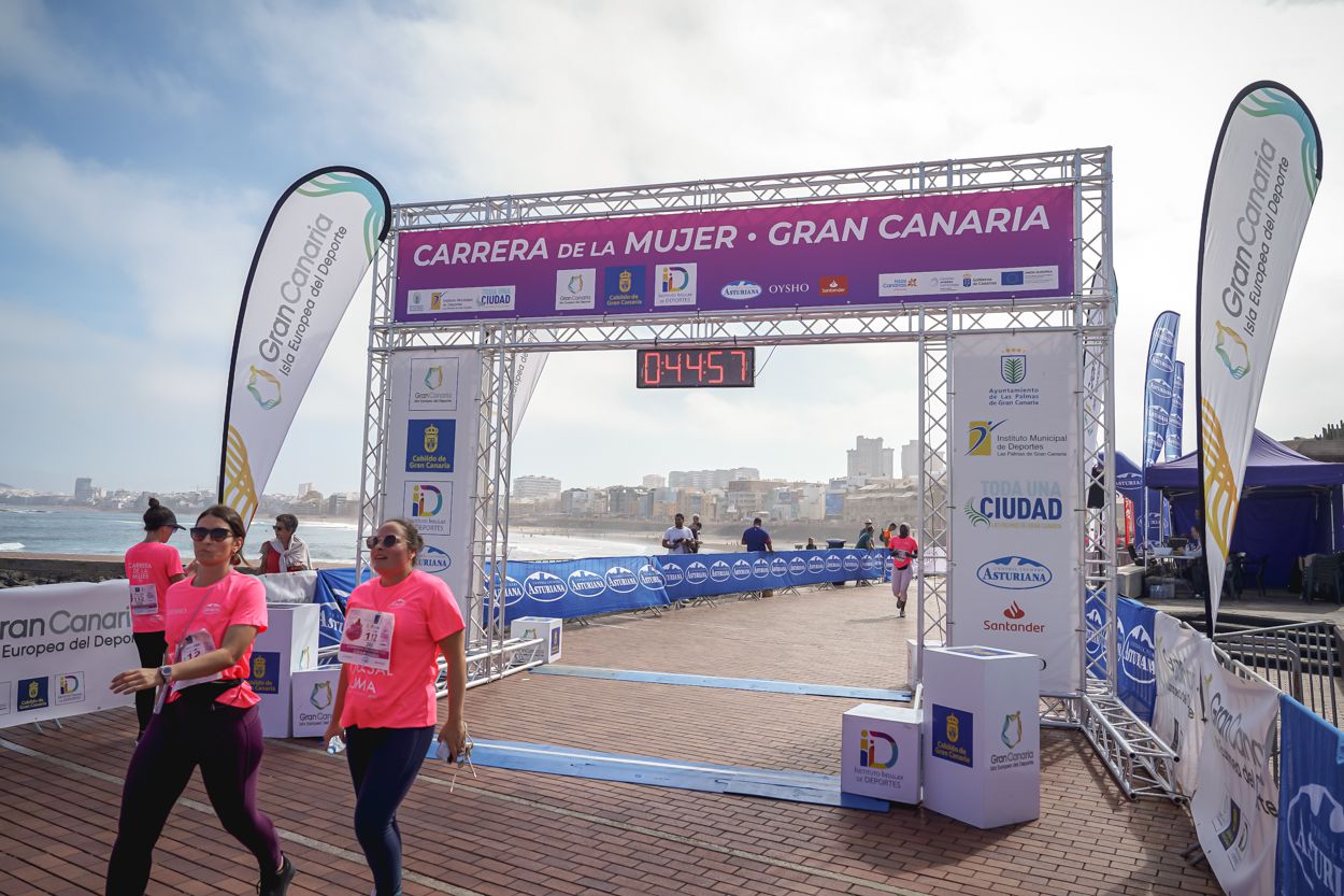 Las fotos de meta de la Carrera de la Mujer de Gran Canaria 11 44 08 15701 O