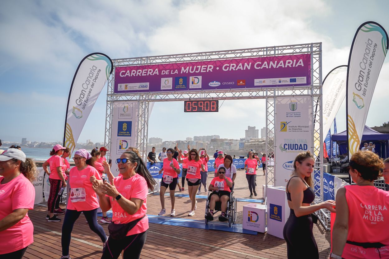 Las fotos de meta de la Carrera de la Mujer de Gran Canaria 11 58 19 15701 O