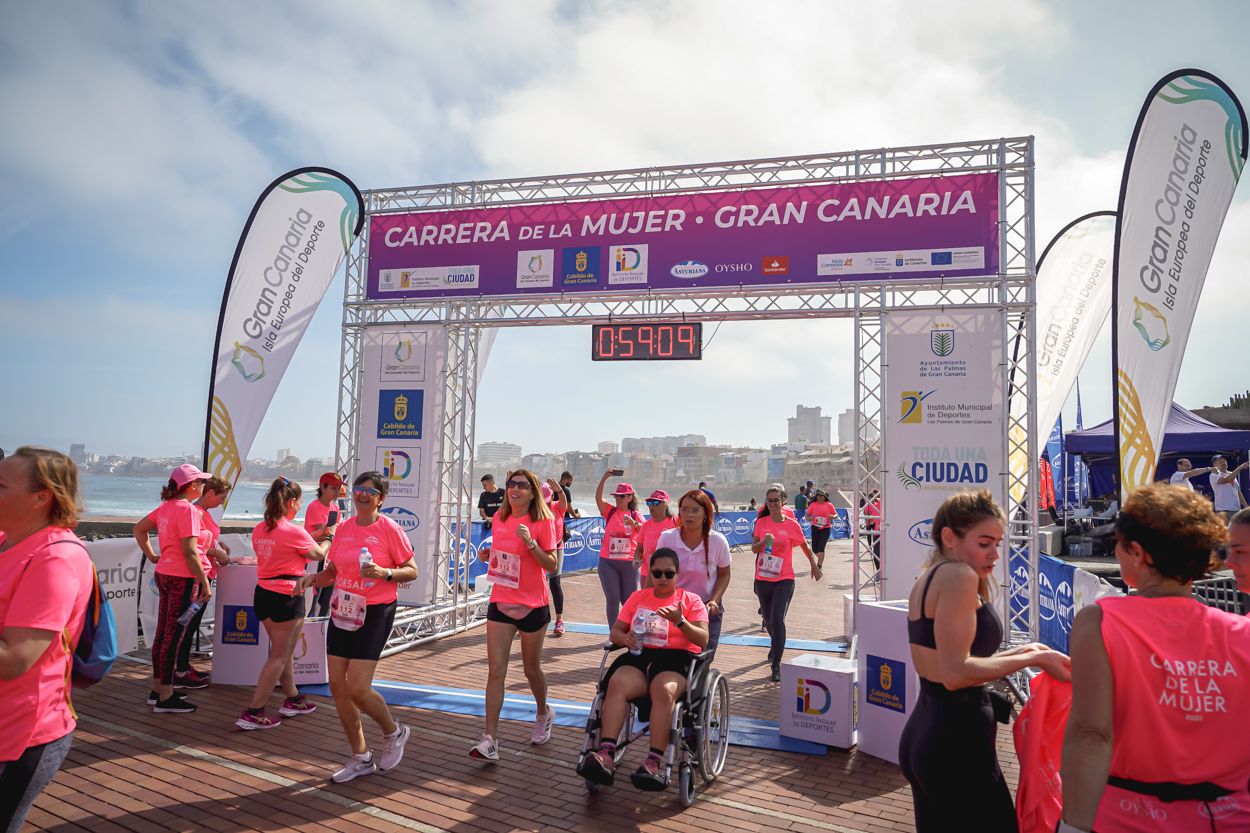 Las fotos de meta de la Carrera de la Mujer de Gran Canaria 11 58 20 15701 O