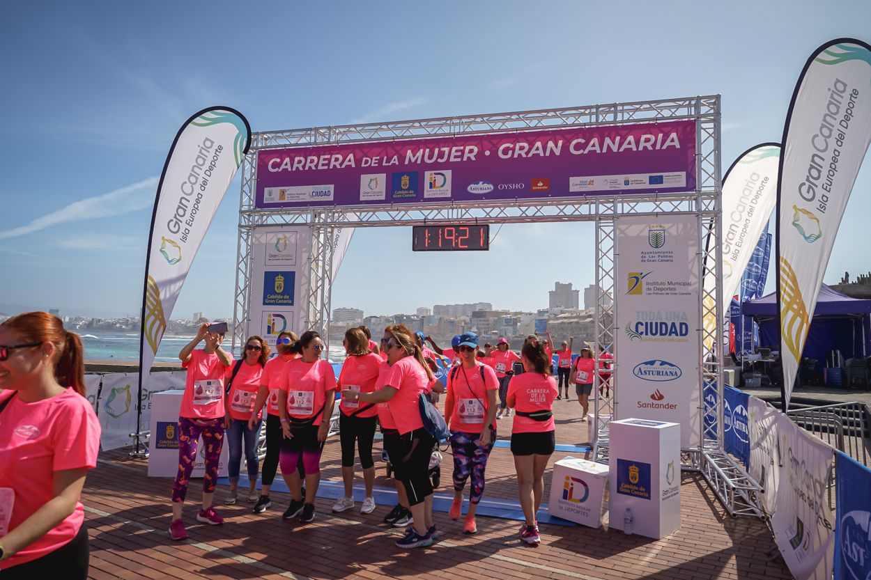 Las fotos de meta de la Carrera de la Mujer de Gran Canaria 12 18 32 15701 O