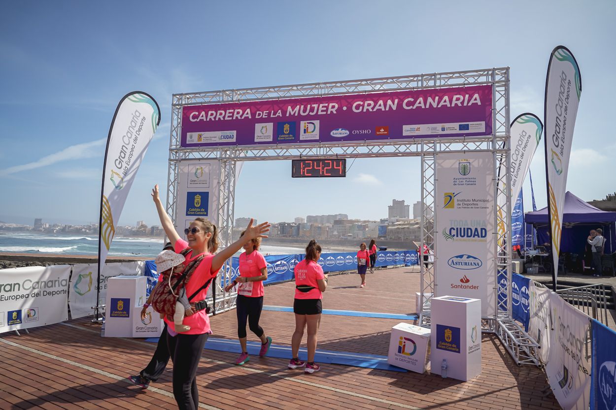 Las fotos de meta de la Carrera de la Mujer de Gran Canaria 12 23 35 15701 O