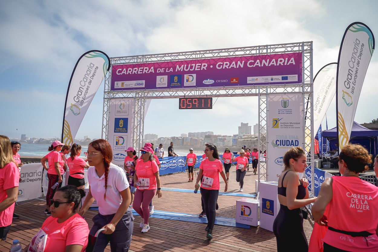 Las fotos de meta de la Carrera de la Mujer de Gran Canaria 11 58 22 15701 O