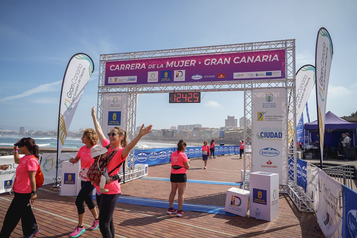 Las fotos de meta de la Carrera de la Mujer de Gran Canaria 12 23 36 15701 O