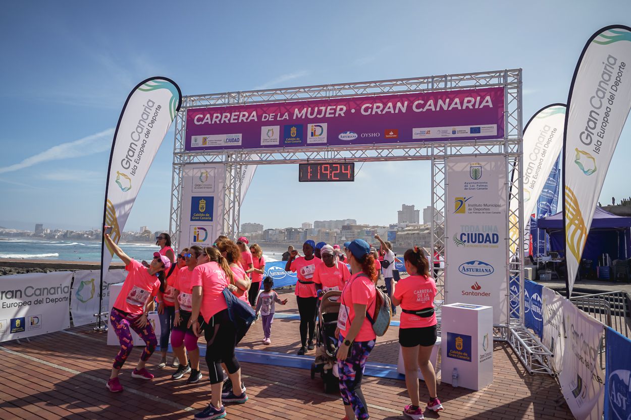Las fotos de meta de la Carrera de la Mujer de Gran Canaria 12 18 34 15701 O