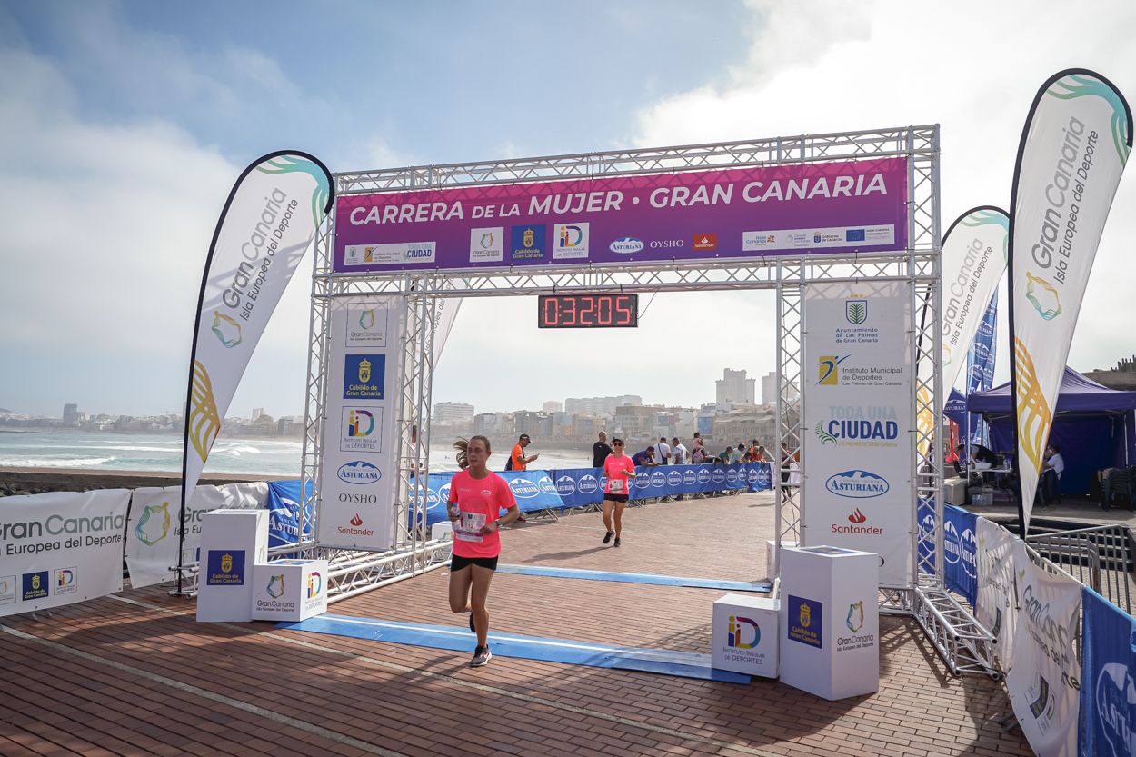 Las fotos de meta de la Carrera de la Mujer de Gran Canaria11 31 16 15701 O