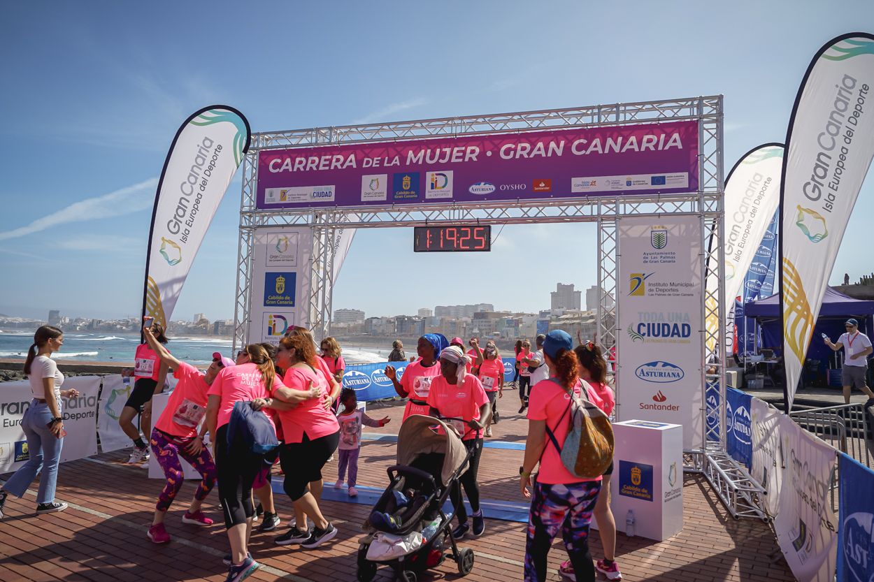 Las fotos de meta de la Carrera de la Mujer de Gran Canaria 12 18 35 15701 O