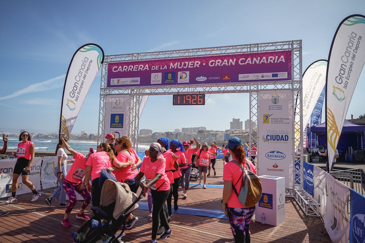 Las fotos de meta de la Carrera de la Mujer de Gran Canaria 12 18 36 15701 O