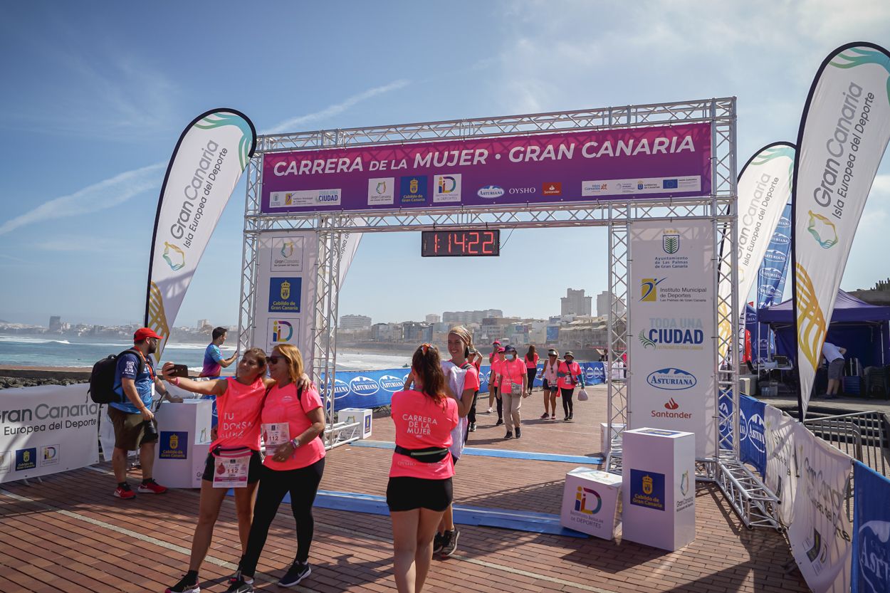 Las fotos de meta de la Carrera de la Mujer de Gran Canaria 12 13 33 15701 O